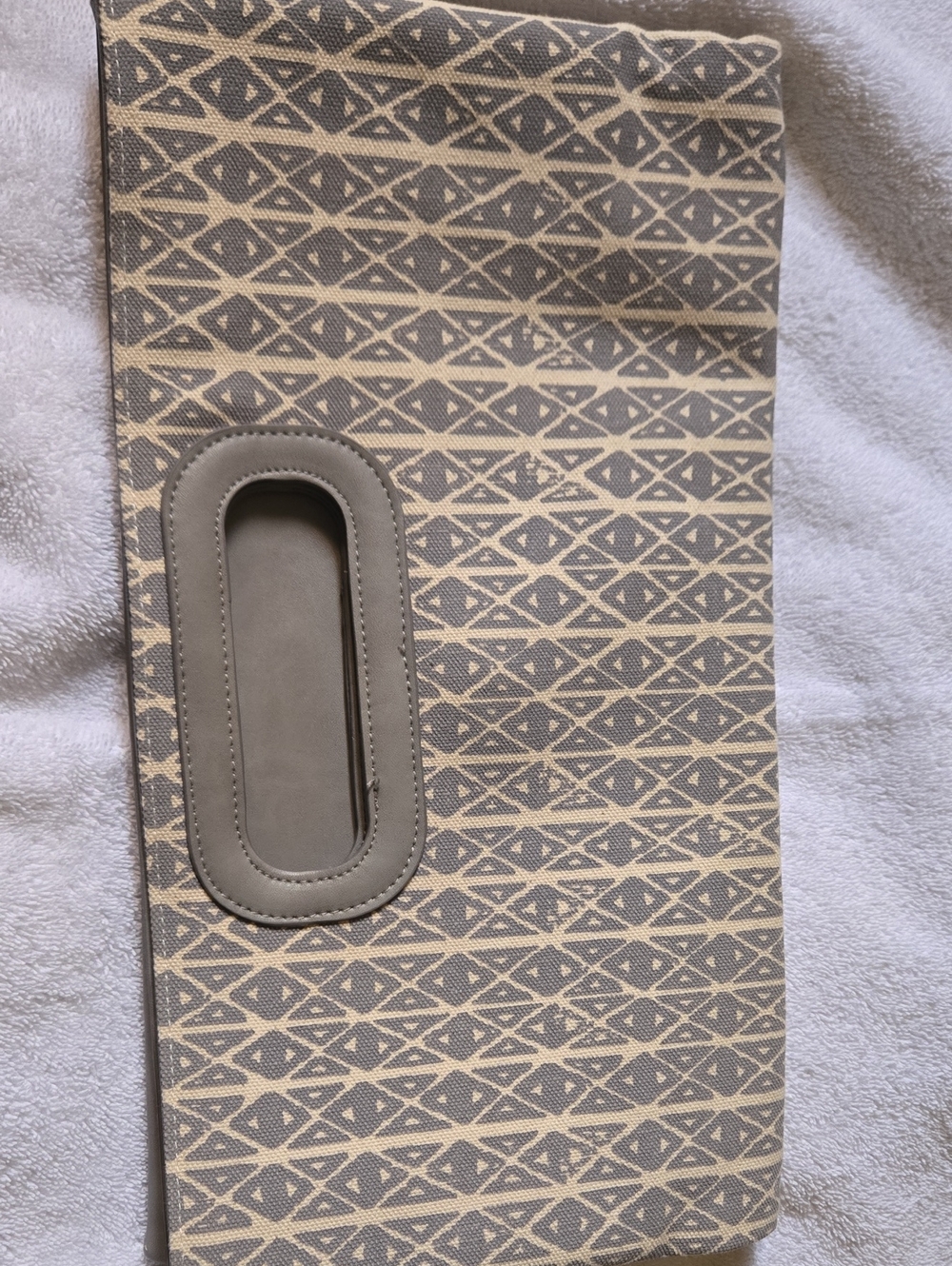 Manaola Gray and Cream Patterned Clutch Wristlet
